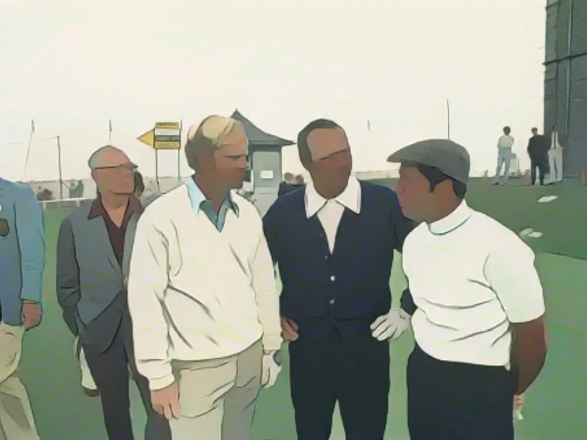 Nicklaus, Palmer e Player são fotografados no Open Championship de 1970 em St. Andrew's.