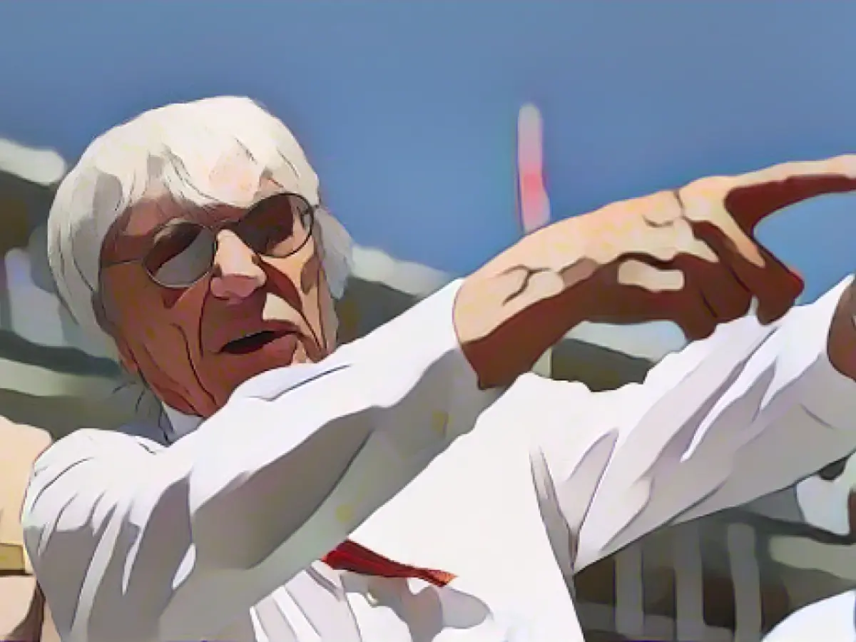 Le patron de la F1, Bernie Ecclestone, a critiqué la domination de l'équipe Mercedes.