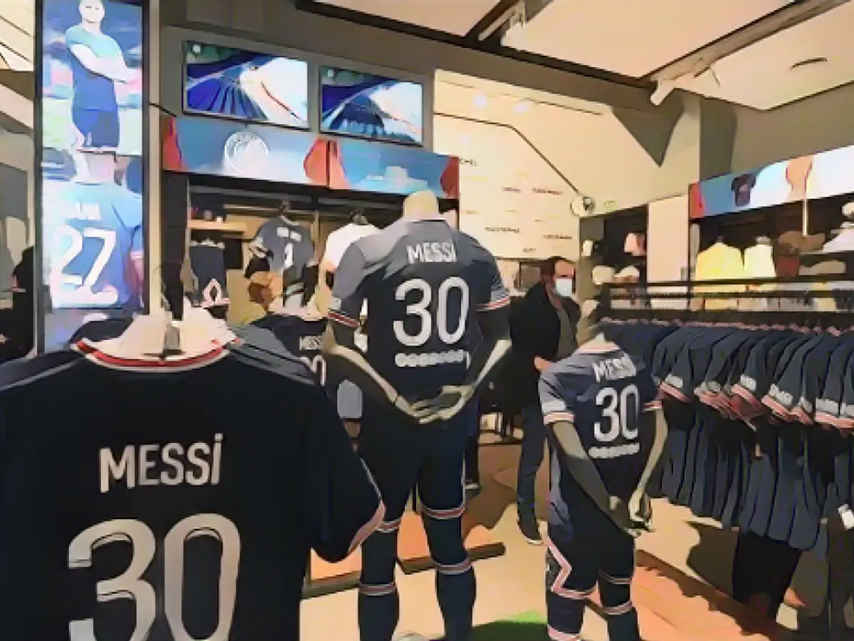 Lionel-Messi-Trikots sind im Club-Store von Paris Saint-Germain sehr gefragt.