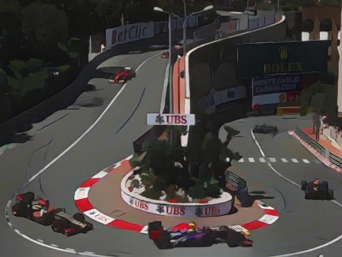 La célèbre épingle du Fairmont à Monaco est le virage le plus lent du calendrier de la F1. Les pilotes le contournent sur la pointe des pieds à seulement 50 km/h.