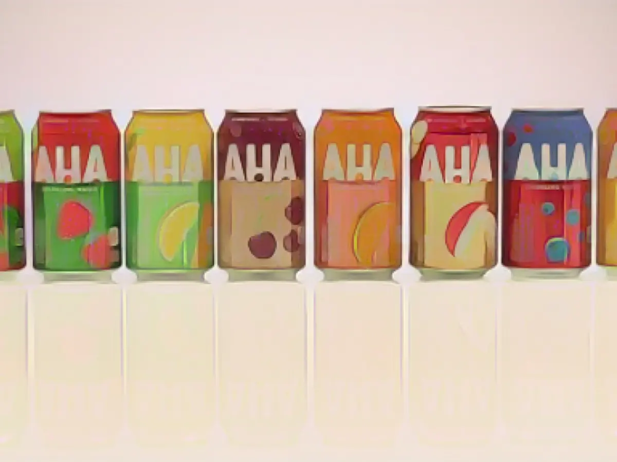 В 2019 году компания Coca-Cola запустила Aha - новый бренд ароматизированной сельтерской воды с добавлением кофеина.
