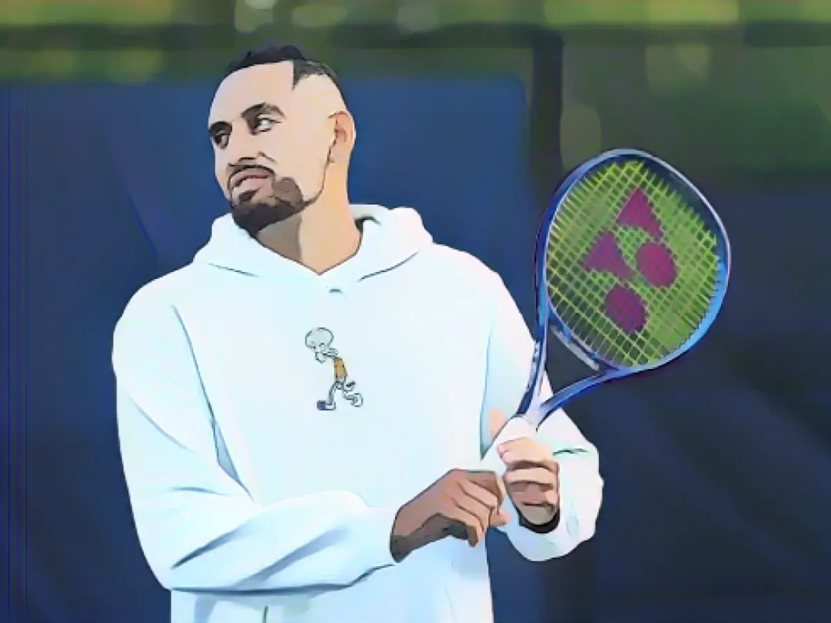 Kyrgios geçen yılki Laver Cup öncesinde Boston'da bir çocuk tenis kliniği yönetirken görülüyor.