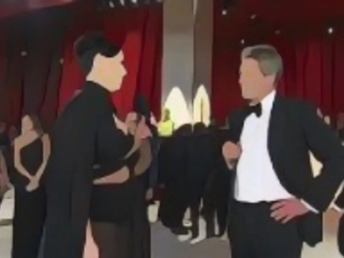 Hugh Grant este intervievat pe covorul roșu de Ashley Graham într-un videoclip devenit viral de la gala Oscarurilor 2023.