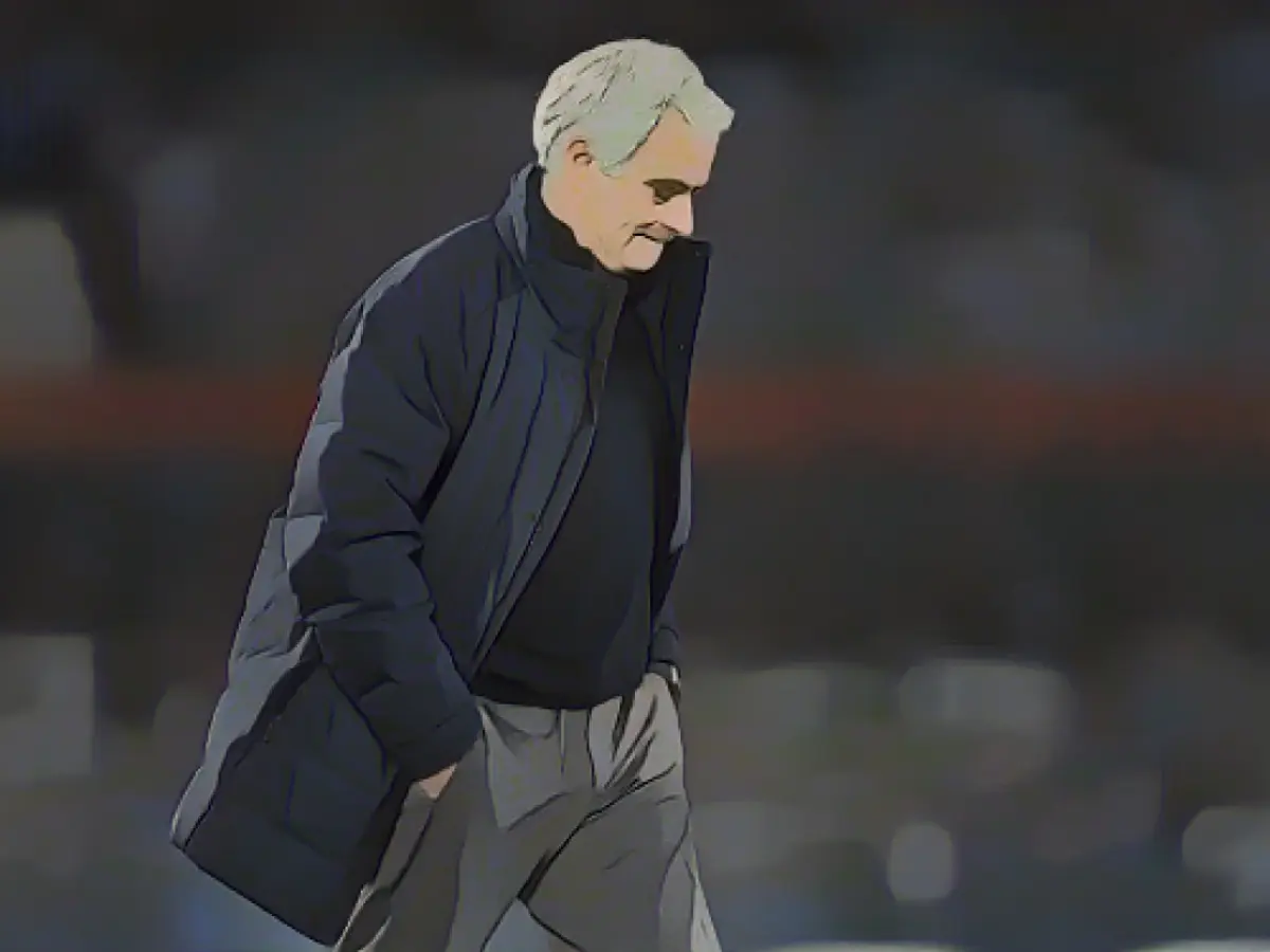 Mourinho, takımının Everton'a karşı oynadığı maçın ardından kederli görünüyor.