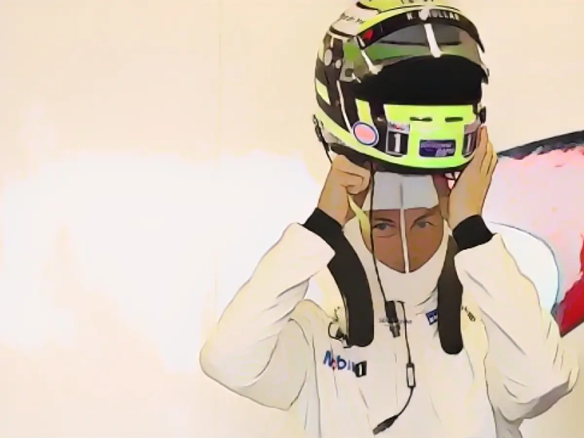 Jenson Button indossa per l'ultima volta il suo casco da gara: il pilota britannico ha indossato la livrea del team Brawn dall'anno in cui ha vinto il campionato nel 2009. Il pilota britannico è stato costretto al ritiro al 12° giro, mentre il compagno di squadra della McLaren, Fernando Alonso, si è classificato al 10° posto.