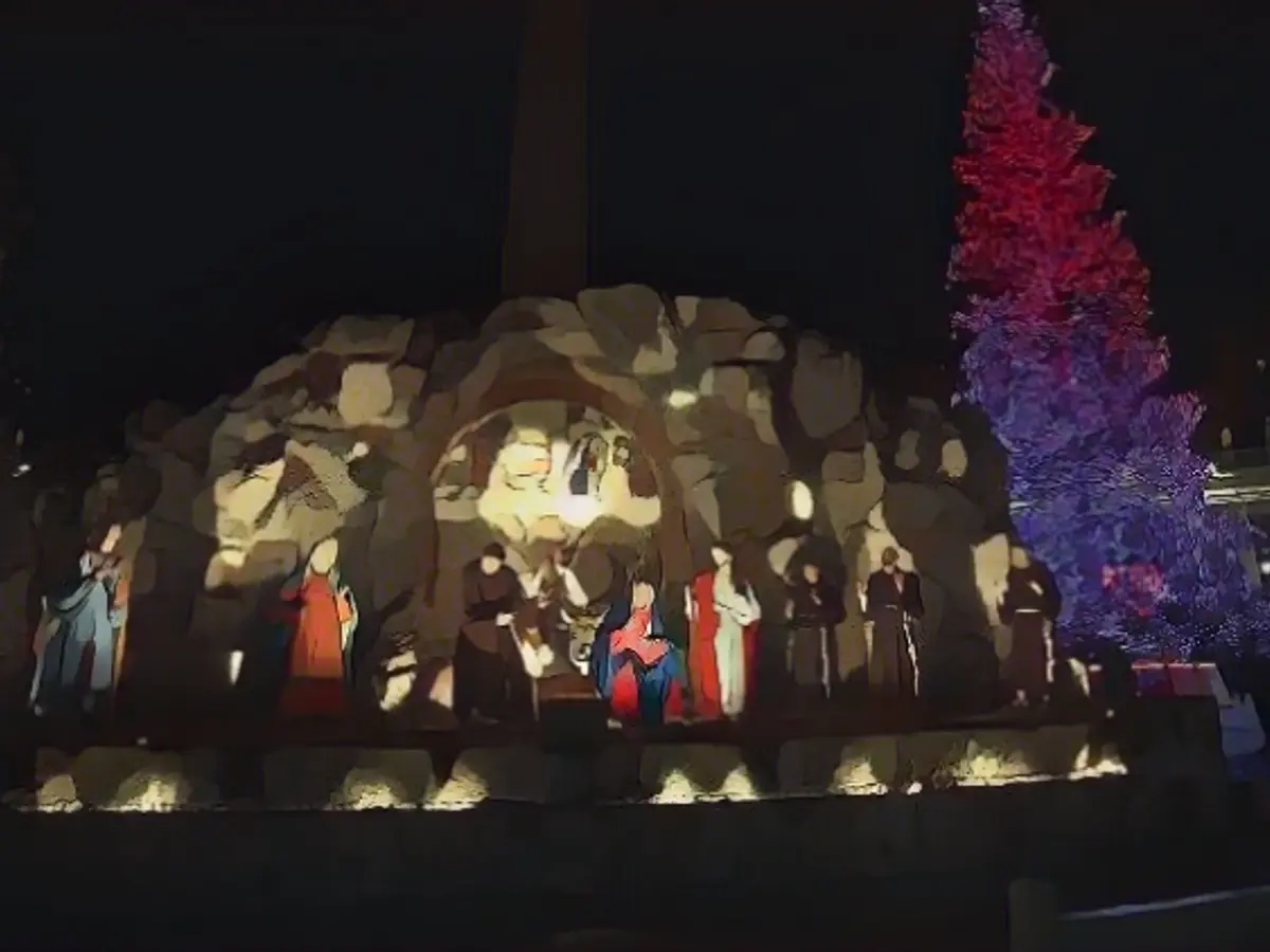 This year there is a nativity scene with life-size figures from Greccio in St. Peter's Square in Rome.