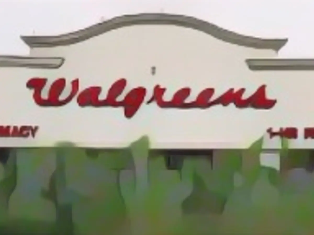 Сотрудники Walgreens объясняют, почему они вышли из дома на прошлой неделе - и могут выйти снова