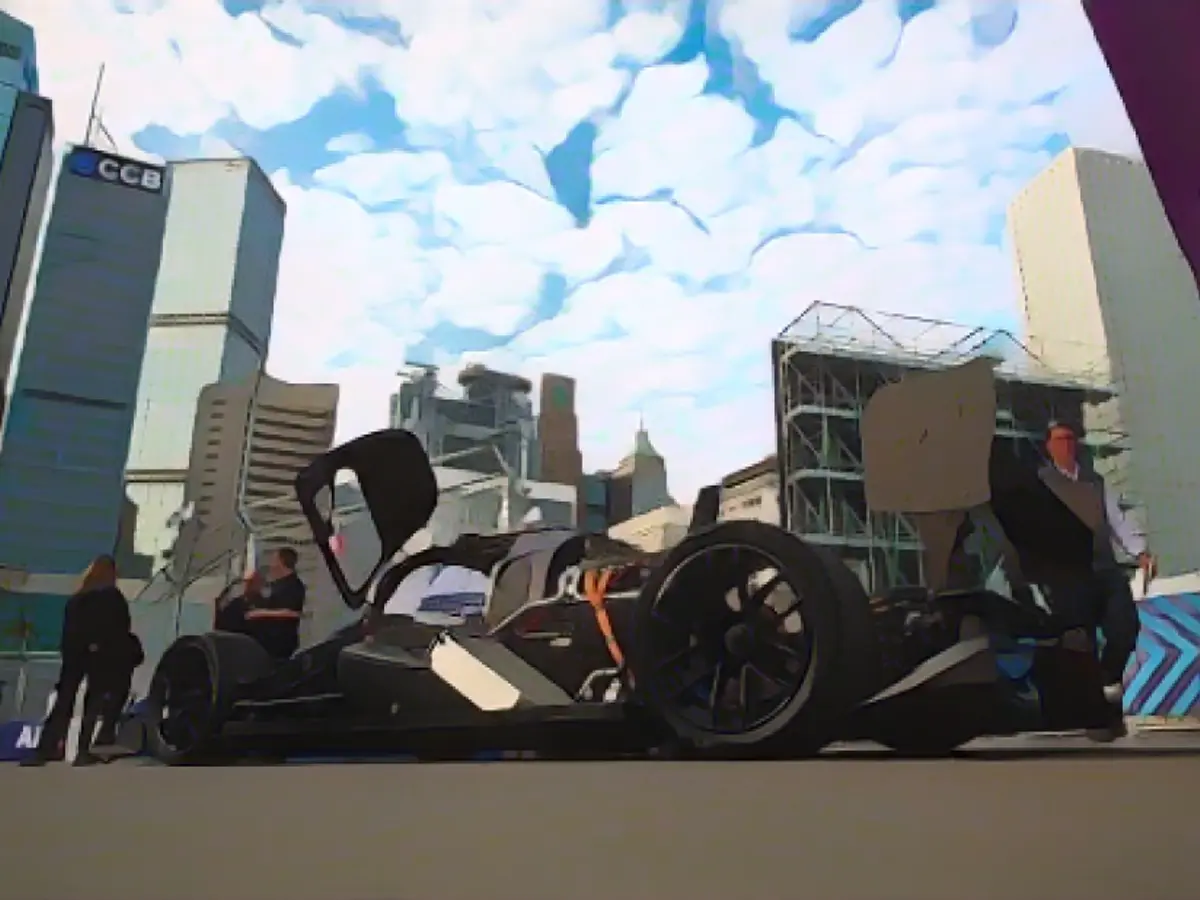 Devbot - это прототип электромобиля, который был создан для разработки и демонстрации возможностей автономных транспортных средств.