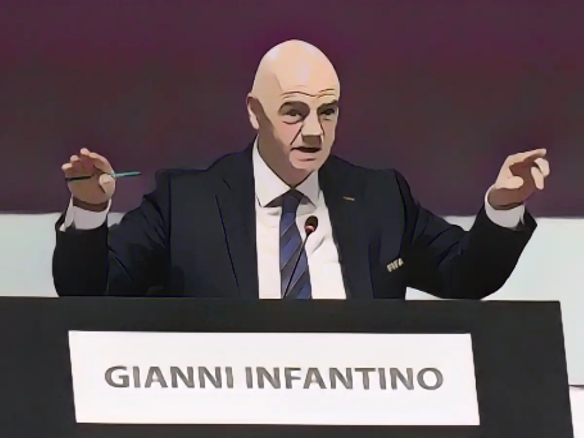 Infantino discursa durante o Congresso da FIFA.