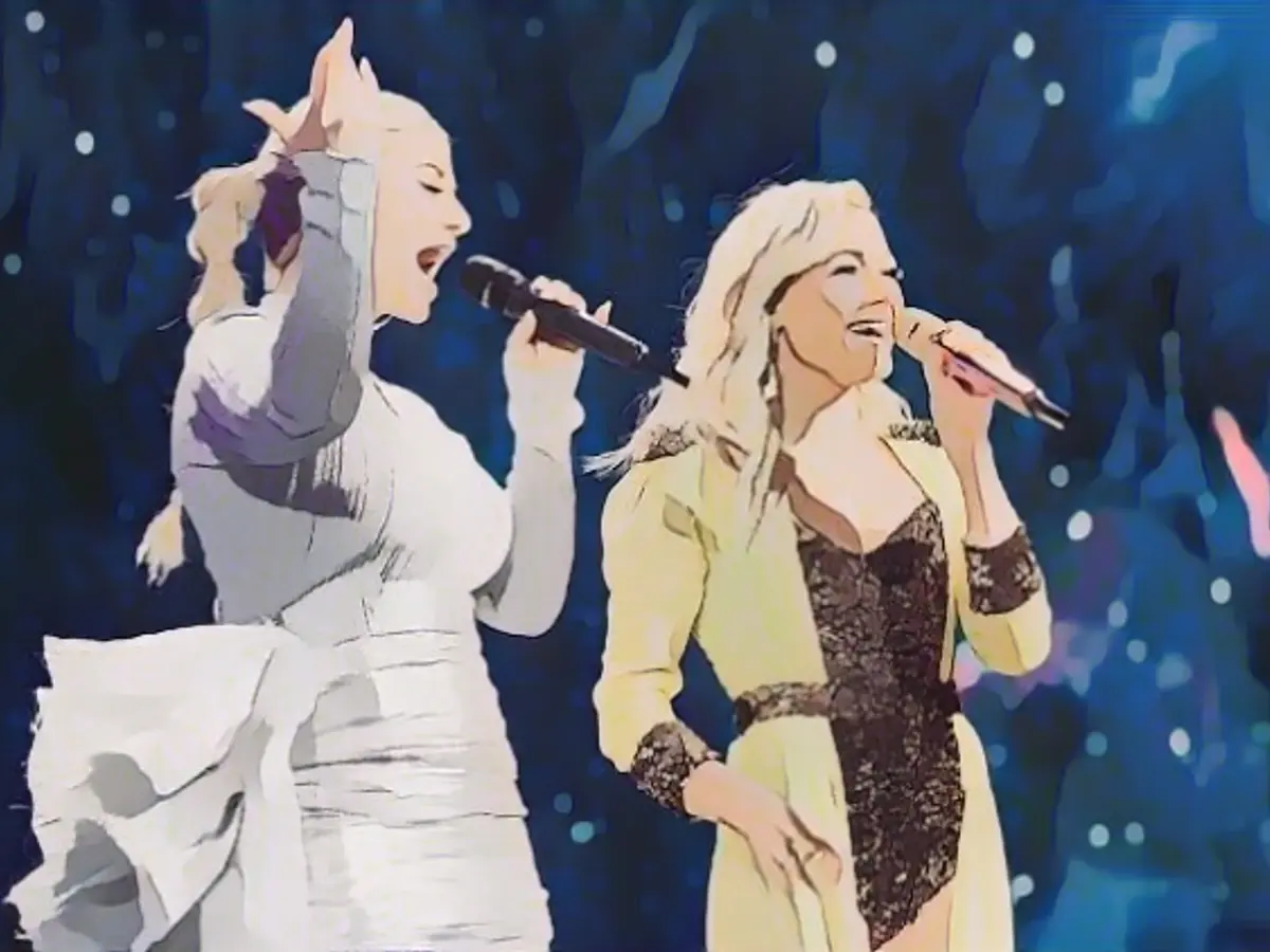 Helene Fischer performs together with Beatrice Egli.