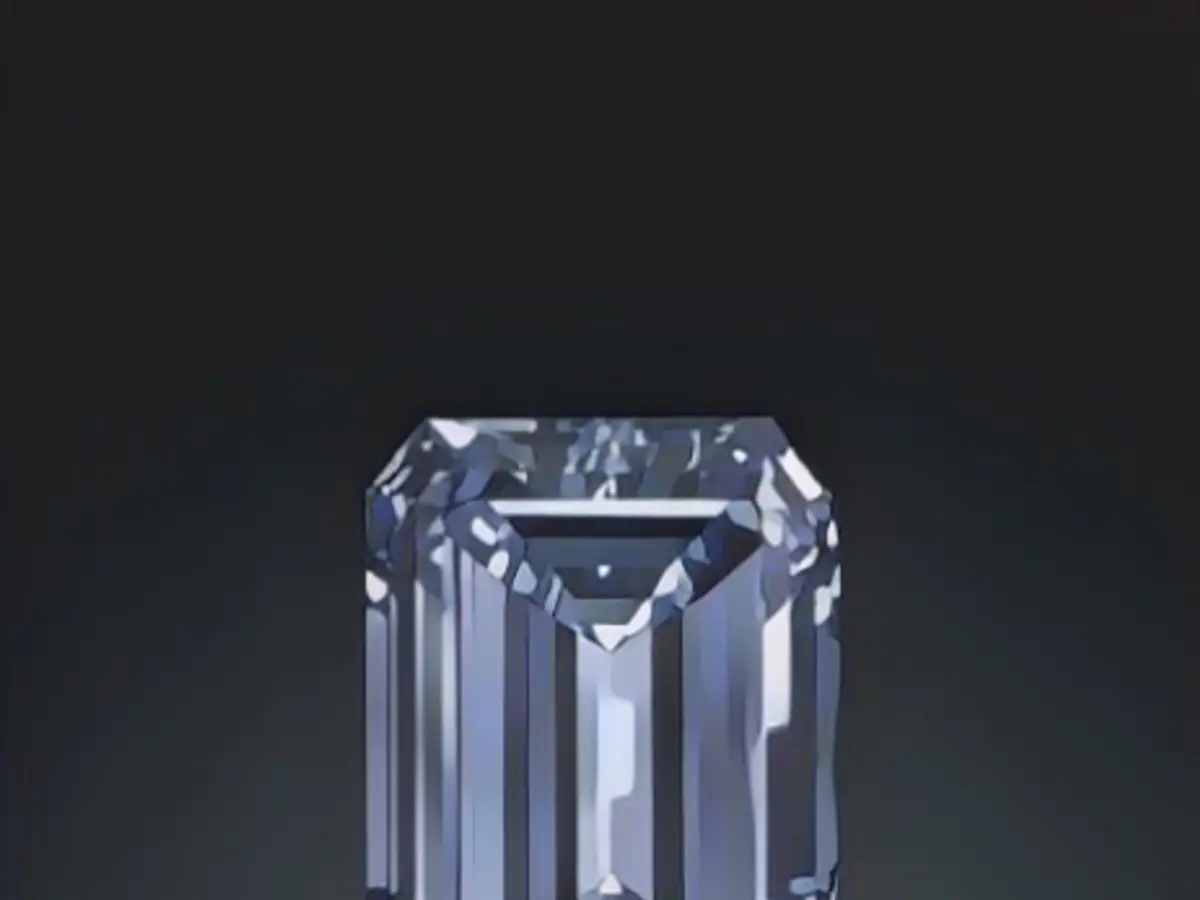 Il diamante blu più grande del mondo, una gemma estremamente rara nota come 
