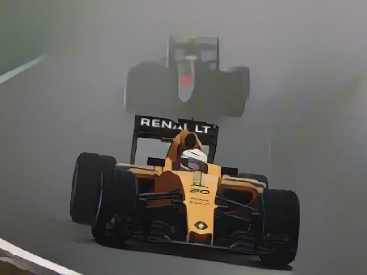 Датский гонщик Кевин Магнуссен, заработавший семь из восьми очков Renault в 2016 году, в этом сезоне будет выступать за американскую команду Haas F1.