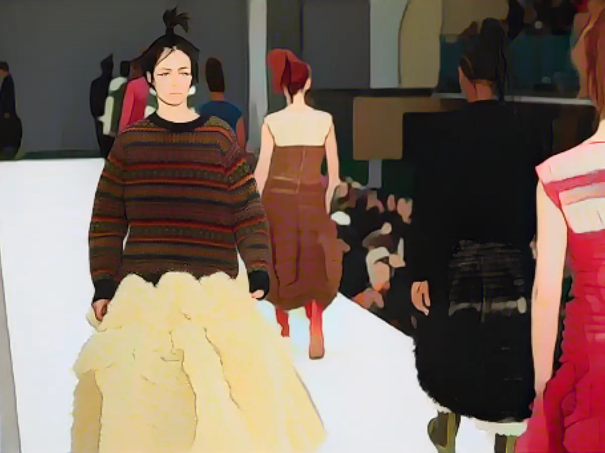 Designerul Molly Goddard prezintă în mod regulat un tricot Fair Isle în timpul prezentărilor sale de la Săptămâna Modei de la Londra.