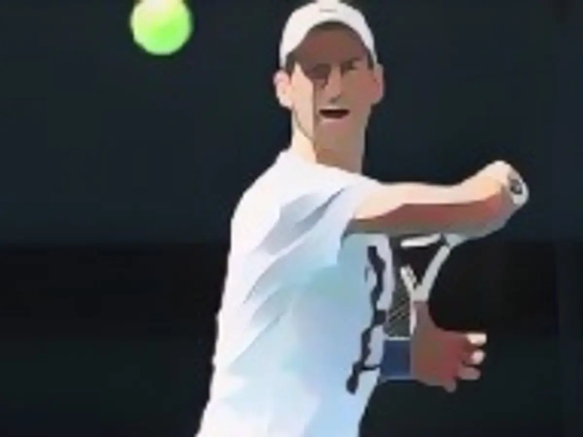 MELBOURNE, AUSTRALIA - 11 IANUARIE: Novak Djokovic din Serbia se antrenează pe Rod Laver Arena înainte de Australian Open 2022 la Melbourne Park, pe 11 ianuarie 2022, în Melbourne, Australia. Djokovic a sosit joi seară la Melbourne pentru a juca la viitorul Australian Open și i s-a refuzat intrarea în Australia din cauza faptului că nu a putut îndeplini condițiile de intrare în Australia. El a fost trimis la un hotel de detenție pentru imigranți în timp ce decizia de anulare a vizei sale a fost revizuită la Curtea Federală de Circuit din Australia. Djokovic a primit permisiunea de a intra în Australia luni seară și și-a reluat antrenamentele la scurt timp după aceea, cu o altă sesiune în această după-amiază, în timp ce guvernul federal decide dacă ar trebui să îi anuleze în continuare viza. (Foto: Kelly Defina/Getty Images)