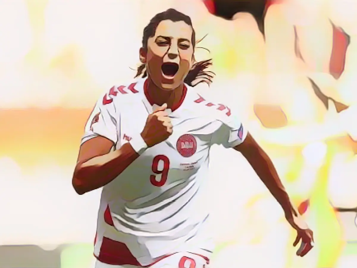 Nadia Nadim reprezintă echipa națională a Danemarcei din 2009.