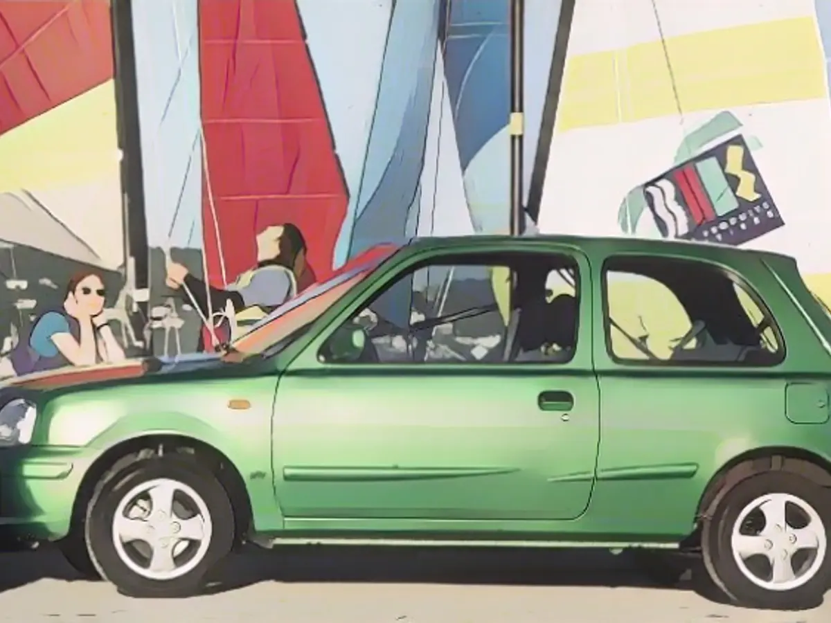 Nissan Micra выпускался в течение 40 лет; здесь представлено второе поколение.