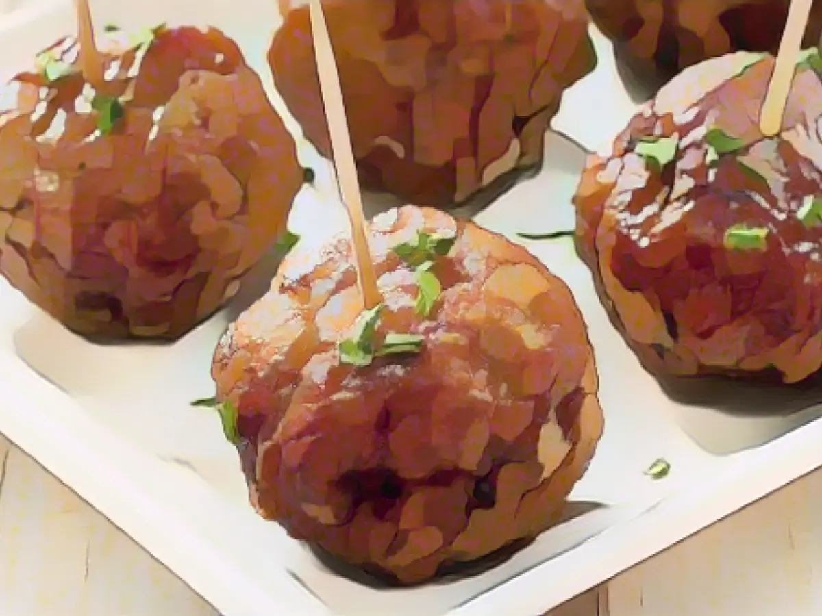 Meatballs can be found on almost every buffet. As mini meatballs, they are also suitable as finger food.