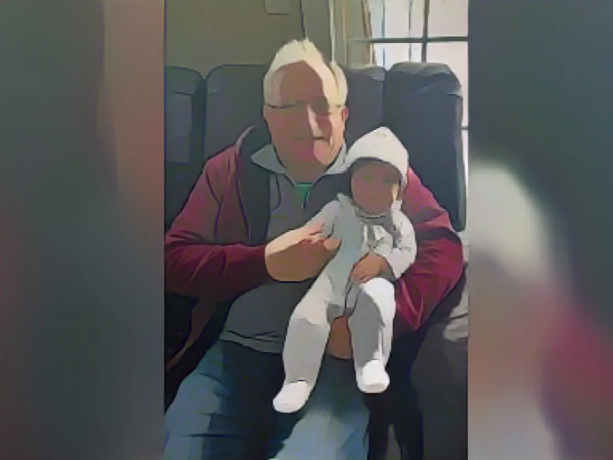 Дядя Аурдея Вендта, Джон Зием, со своей внучатой племянницей Галле в январе 2021 года.