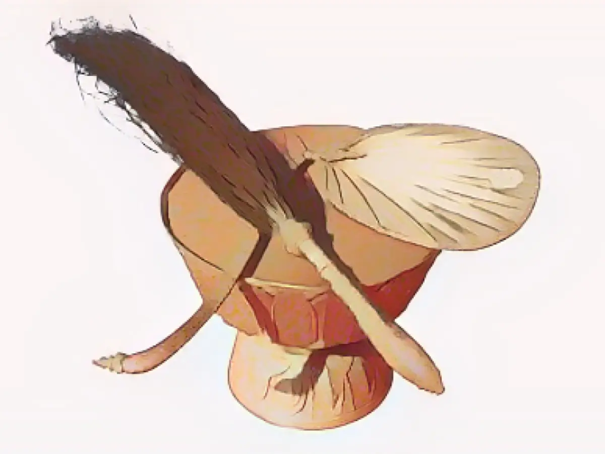Королевский мухобойный венчик и веер - два предмета королевской регалии Таиланда