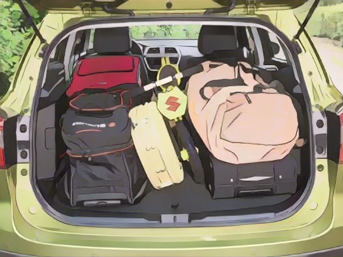 The trunk holds 430 liters, or 1269 liters with the rear seat backrests folded down.