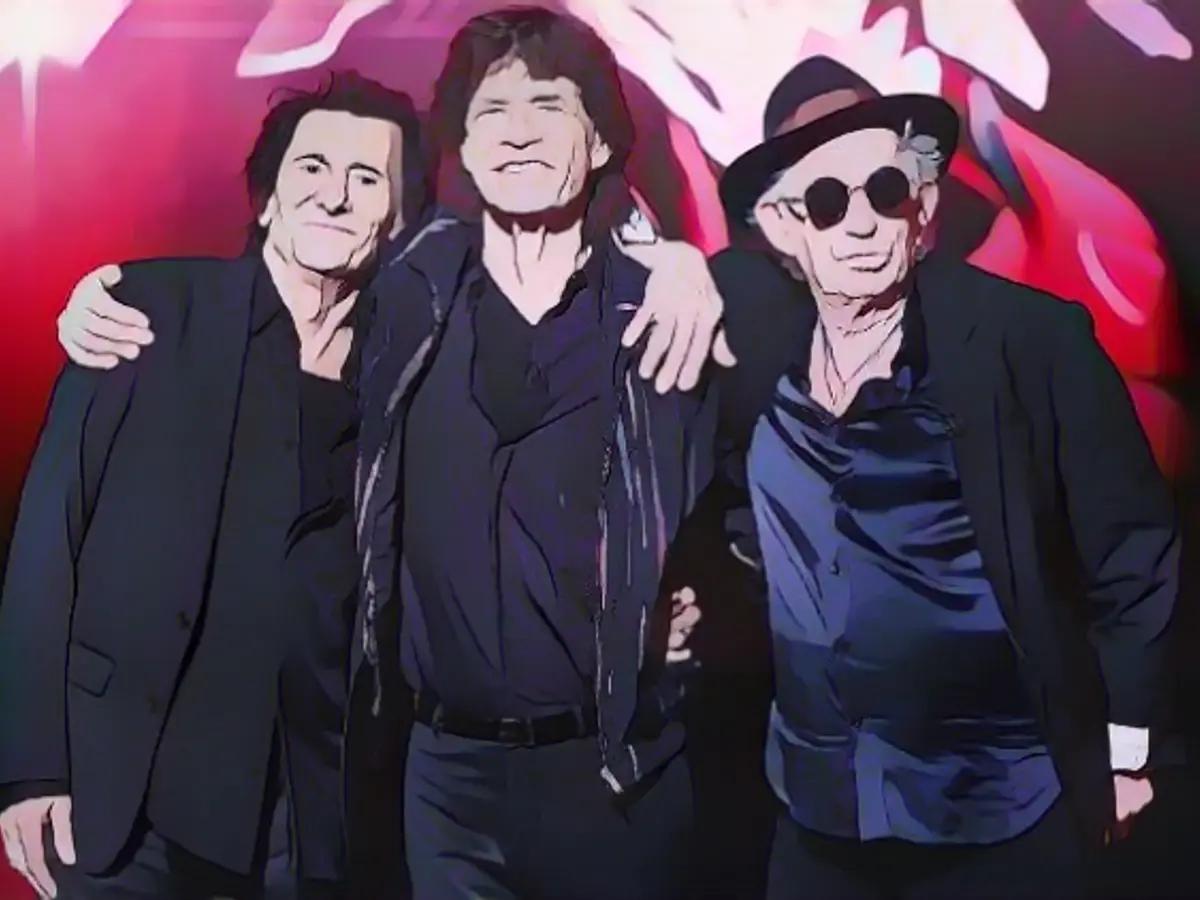 Группа Rolling Stones сократилась до трио - Мик Джаггер (в центре), Кит Ричардс (справа) и Рон Вуд.