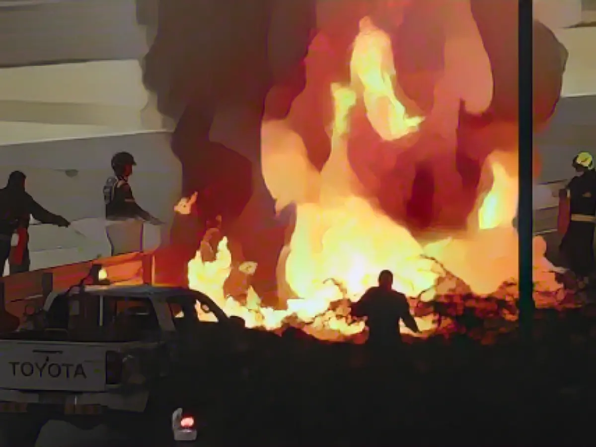 Машина Гросьяна была охвачена пламенем после аварии в Бахрейне.