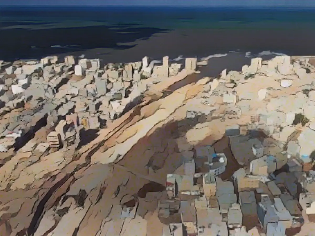 Uma vista aérea de Derna, na Líbia, em 18 de setembro de 2023, na sequência de inundações mortíferas.