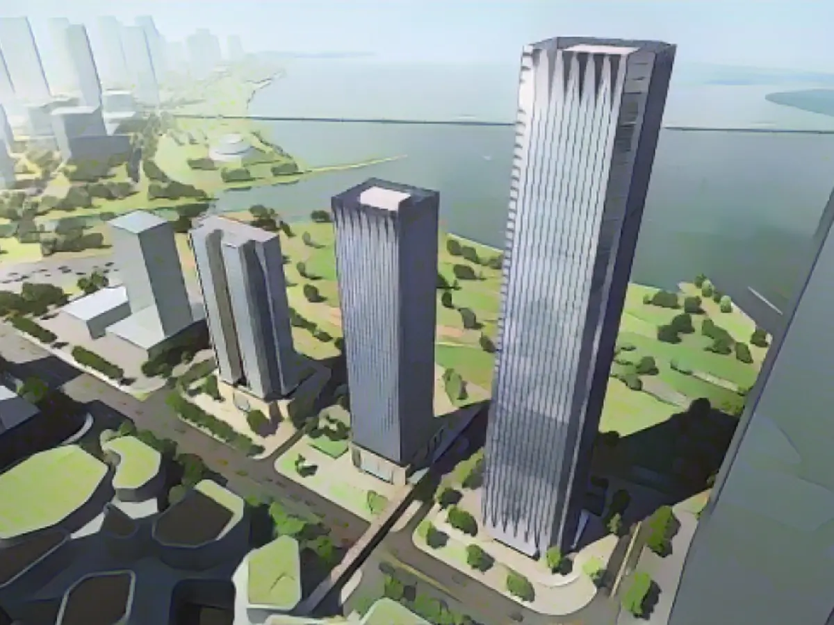 Shenzhen'in en yeni merkezi iş bölgelerinden biri olan Qianhai, şehrin batısındaki dolgu arazi üzerine inşa edilmiştir.