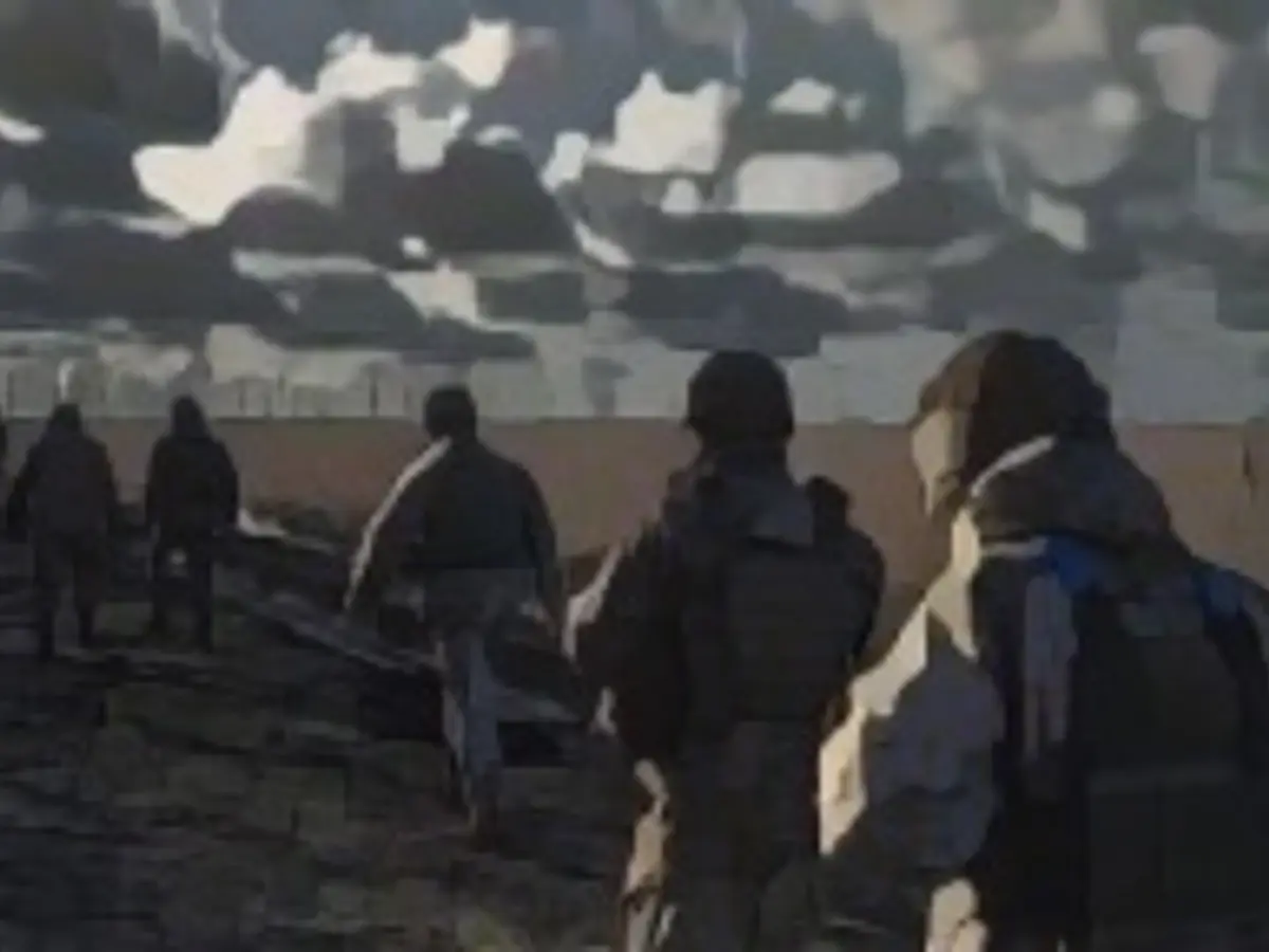 Militari ucraineni în apropierea orașului Marinka, aflat pe linia frontului, în regiunea Donețk.