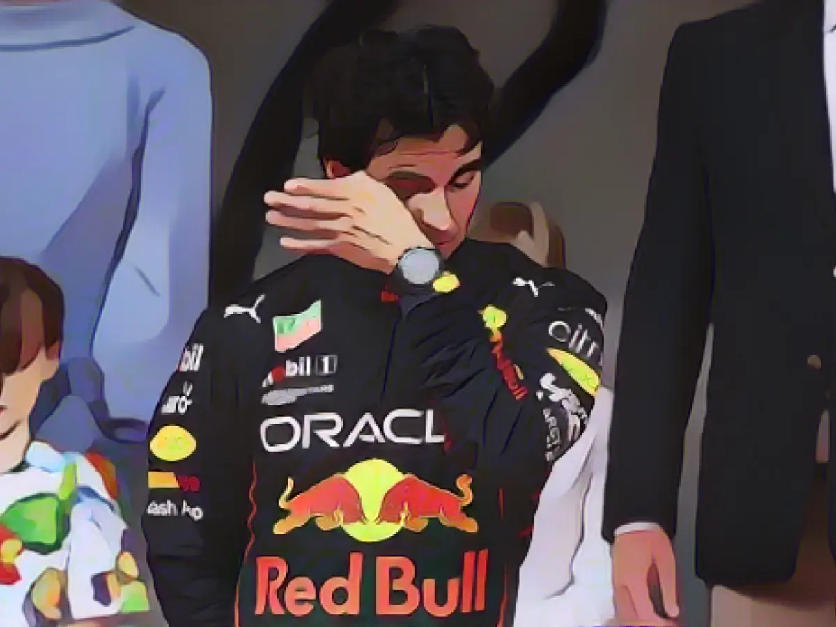 Pérez a fost copleșit de emoții pe podium.