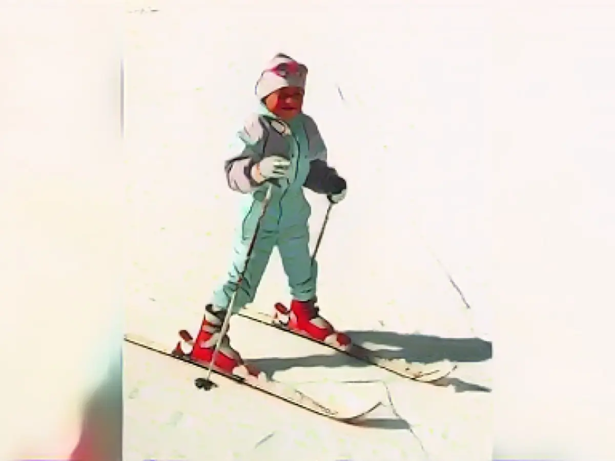 Фаррелл во время своего первого урока катания на лыжах в Гаверни, 1988 год.