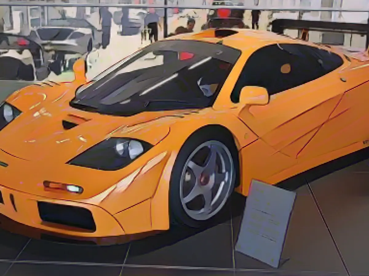 Expensive even for millionaires Changing the tires on a Formula 1