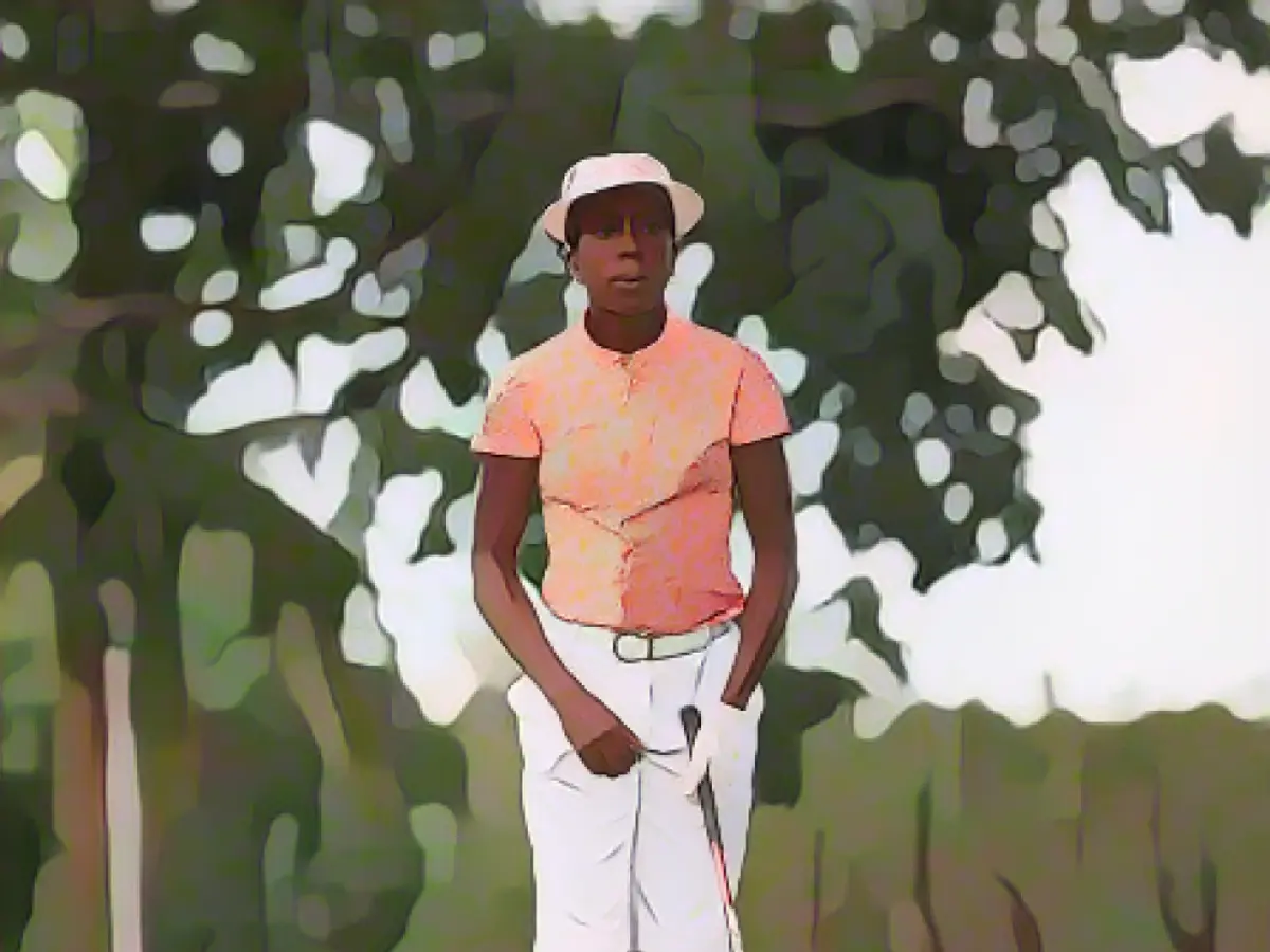 Oboh se pregătește să joace în timpul celei de-a 54-a ediții a Campionatului Internațional de Golf Junior Orange Bowl.