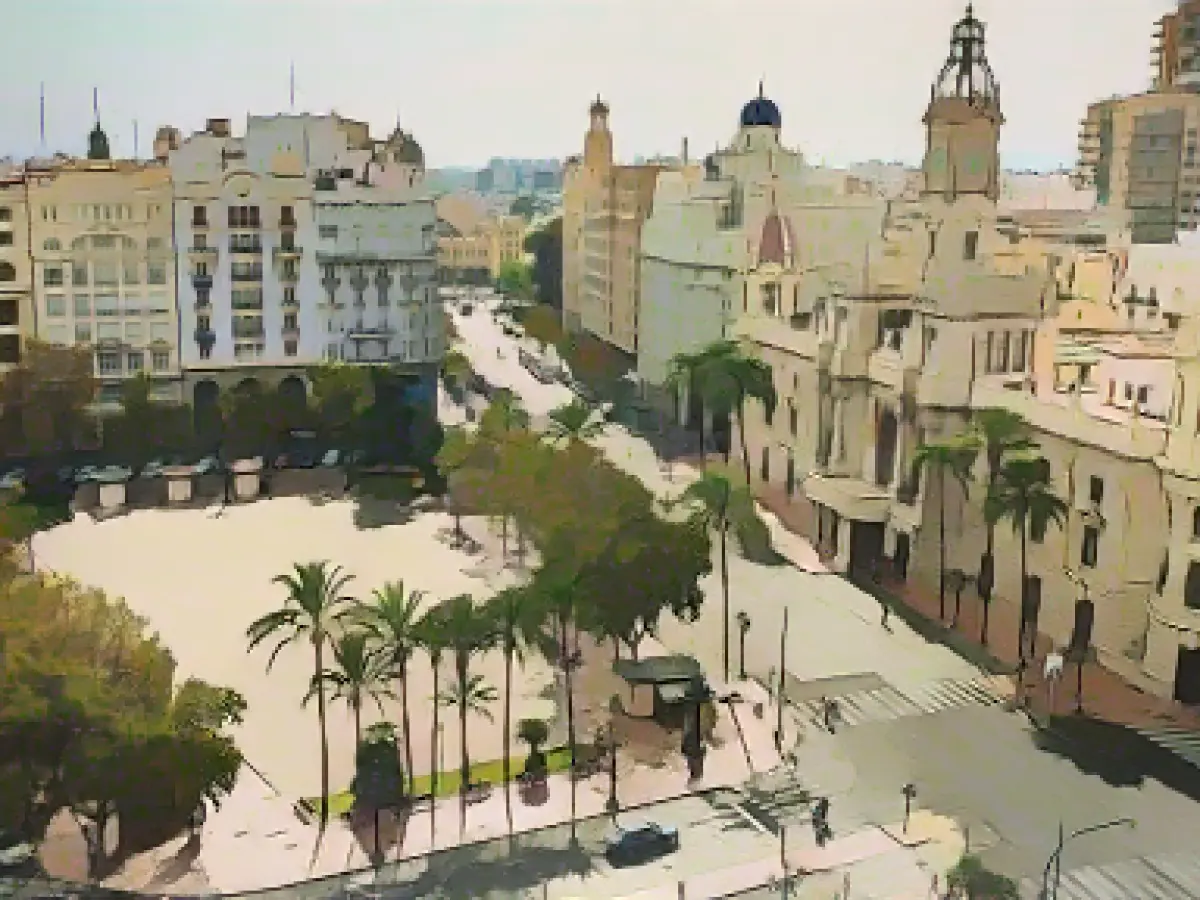 La coppia ha iniziato la sua ricerca di casa nella città spagnola di Valencia, ma l'ha trovata troppo costosa.