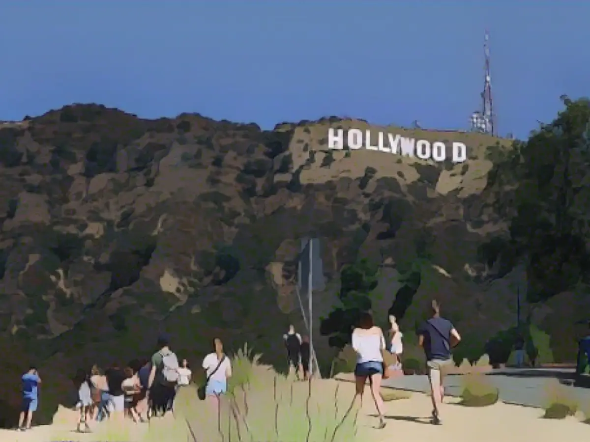 Tinseltown está a assinalar o centenário do seu icónico letreiro de Hollywood, erigido em 1923 como um cartaz publicitário para o empreendimento imobiliário de luxo Hollywoodland.