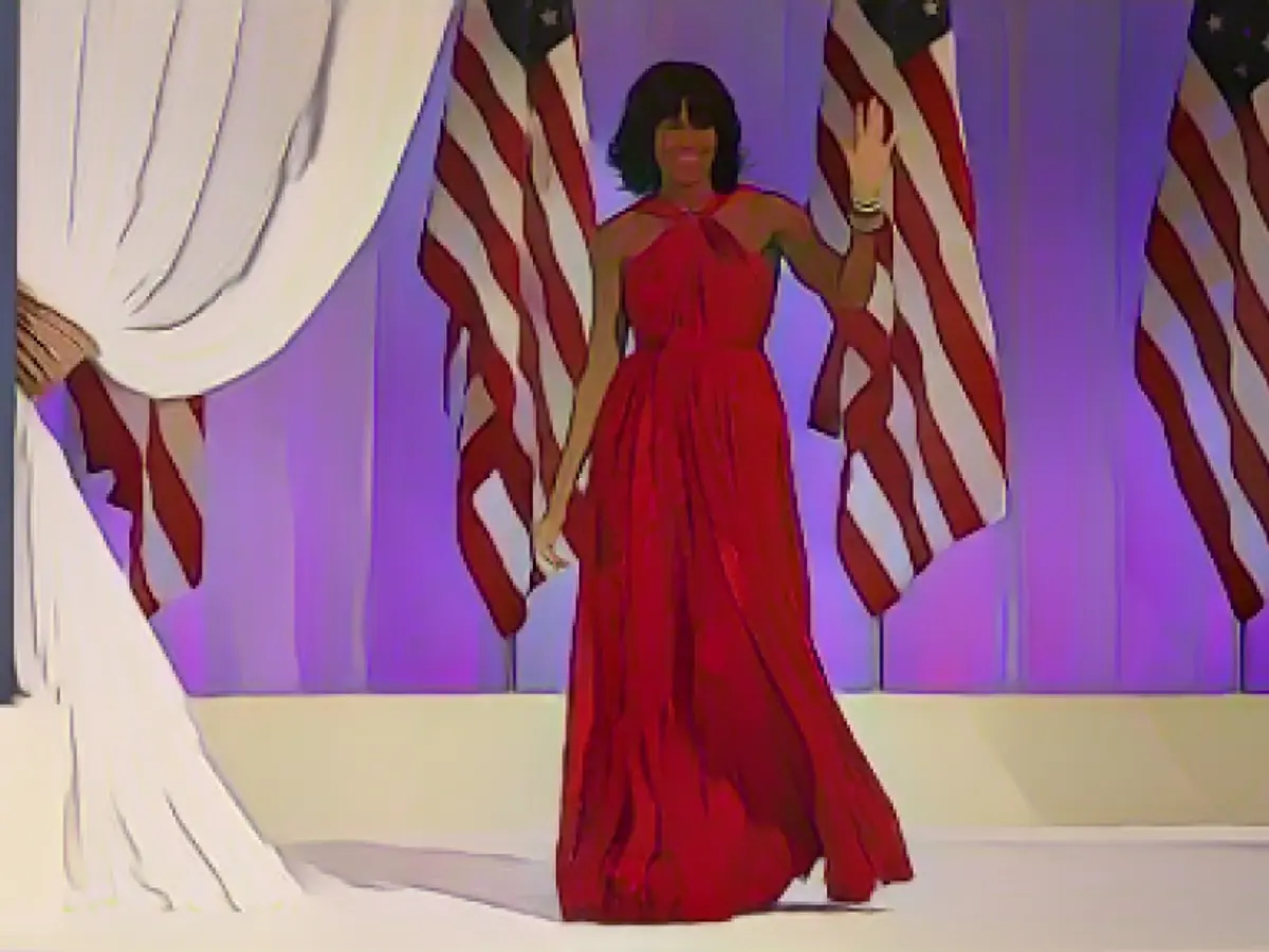 Para los bailes de la Noche de la Inauguración de 2013, Obama lució un vestido de gasa y terciopelo color rubí de Jason Wu, el mismo diseñador que confeccionó su vestido inaugural de 2009. Conocida por su continuo apoyo a los diseñadores emergentes, la primera dama convirtió al diseñador taiwanés en un nombre familiar en 2009 al llevar su vestido.