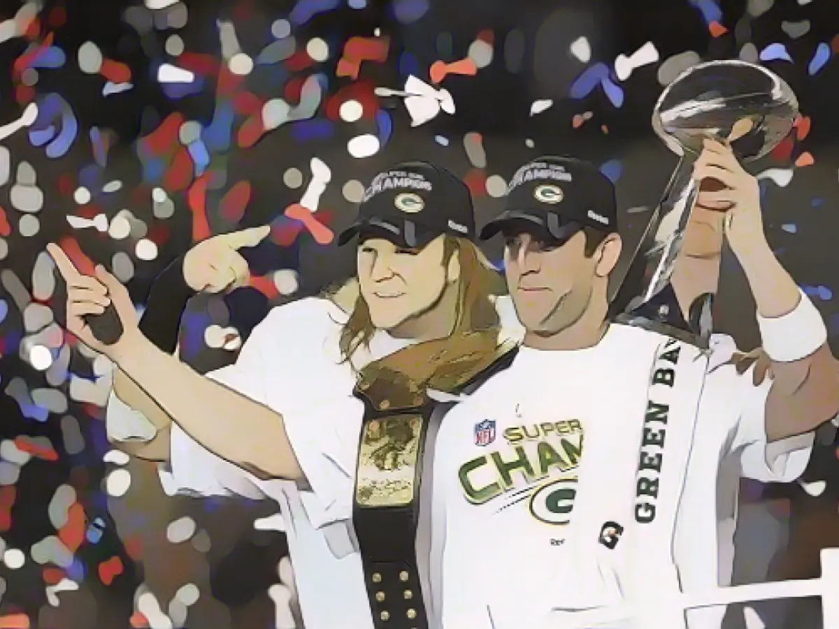 Rodgers et Clay Matthews célèbrent la victoire des Packers sur les Pittsburgh Steelers 31-25 lors du Super Bowl XLV en 2011.