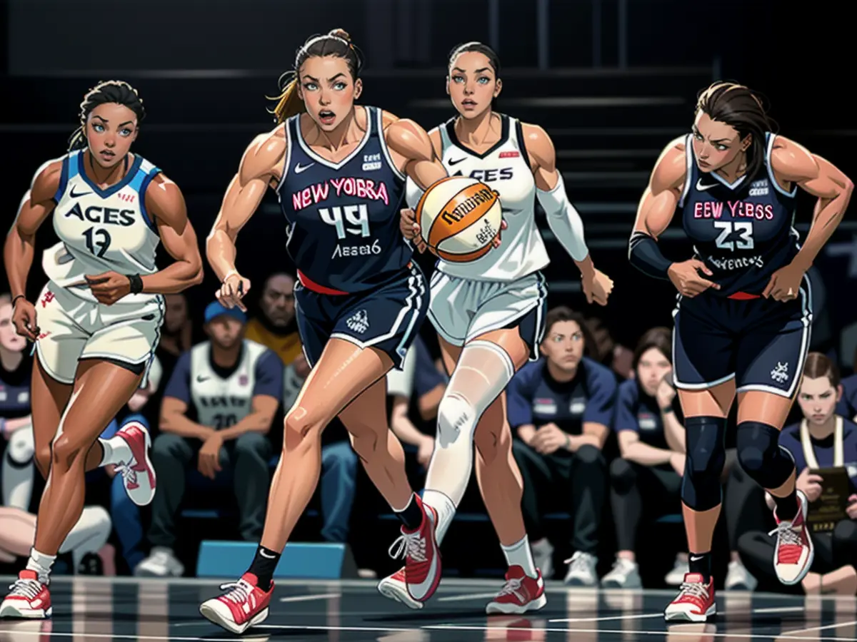 Betnijah Laney von den New York Liberty bringt den Ball während des vierten Spiels der WNBA-Finals 2023 am 18. Oktober 2023 in New York City gegen die Las Vegas Aces aufs Feld.