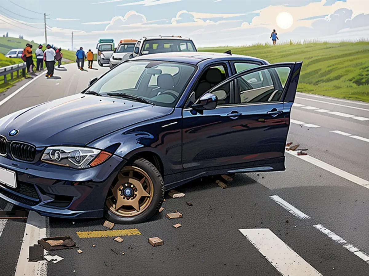 O condutor (44) do BMW Série 1 ficou gravemente ferido e o veículo sofreu também danos materiais consideráveis