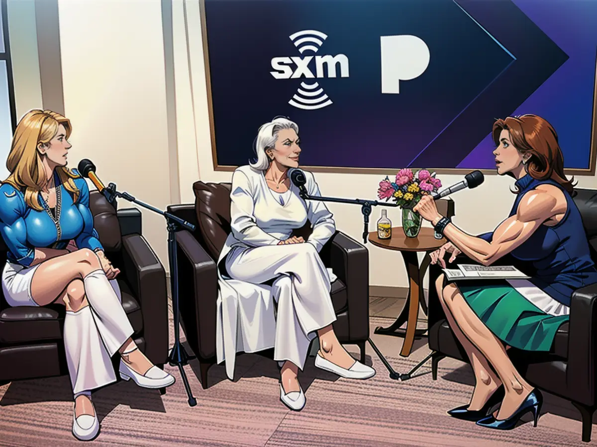 (from left) Laura Dern, Diane Ladd and Hoda Kotb in New York in April.