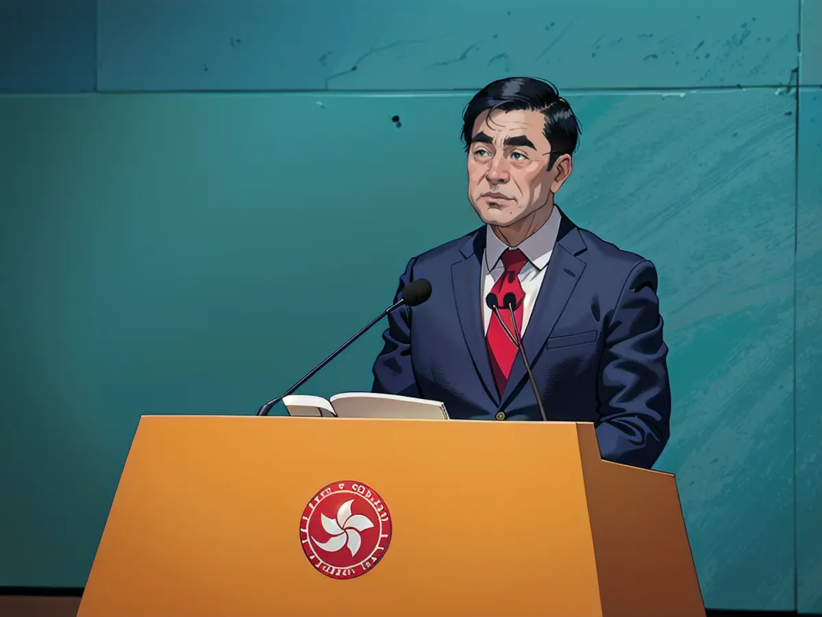 Hongkongs Chief Executive John Lee spricht auf einer Pressekonferenz am 30. April 2024.