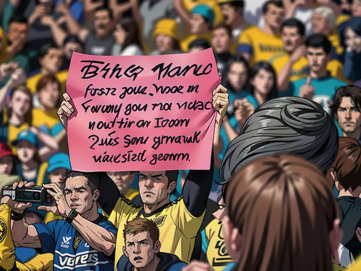 BVB fans send numerous messages to Marco Reus.