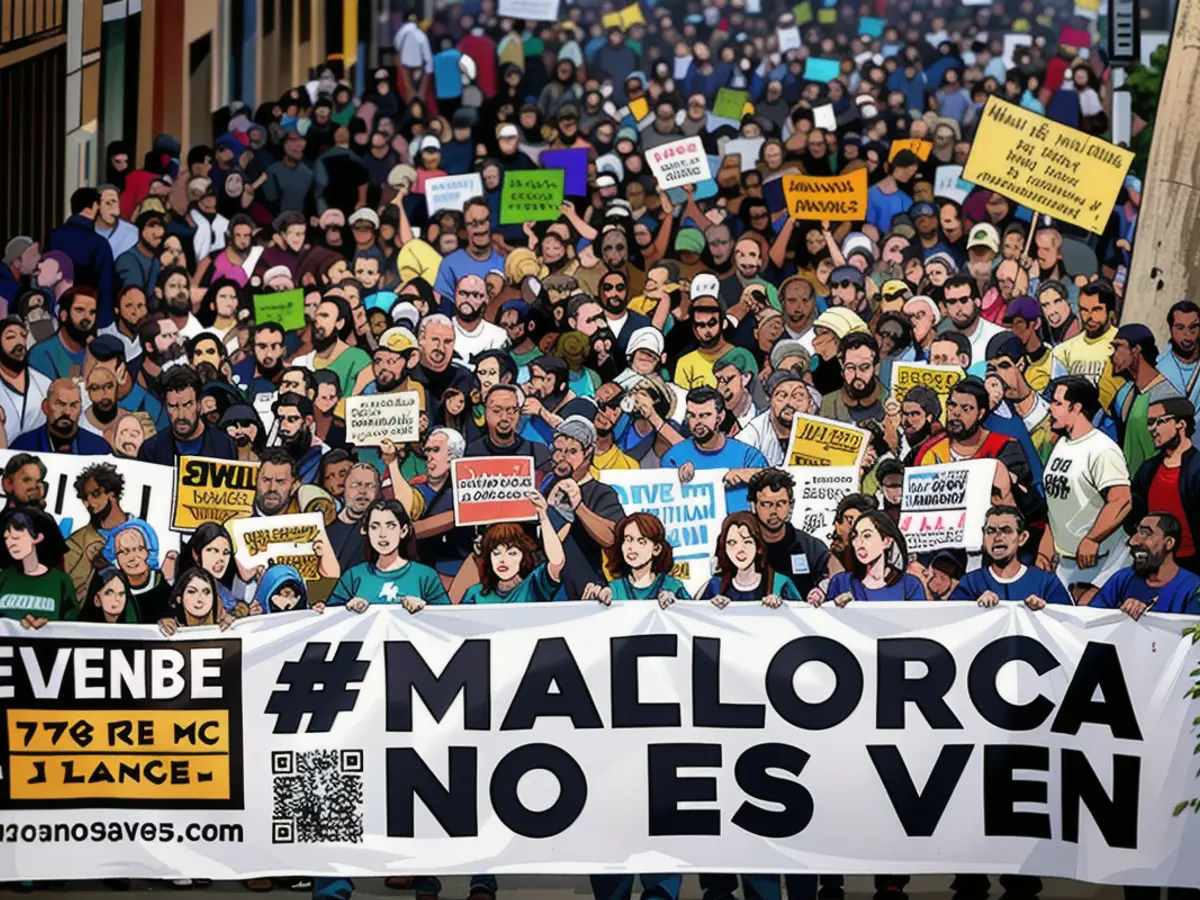 10 000 Demonstranten ziehen durch Palma – ein Protest gegen den Massentourismus auf der...