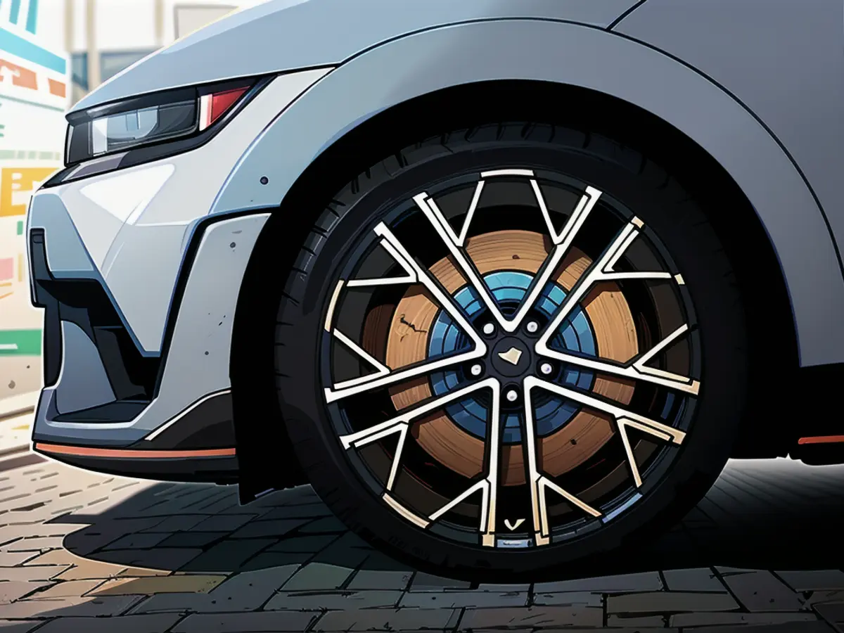 The rims of the Ioniq 5 N measure 21 inches and were specially developed for the vehicle. They come as standard. The 400 mm brake discs are designed for racing and therefore sized accordingly.