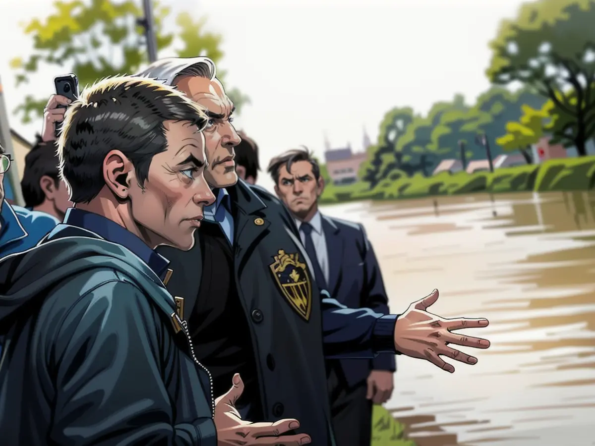 Habeck is traveling in the flood area together with Bavaria's Minister President Söder and Interior Minister Herrmann.