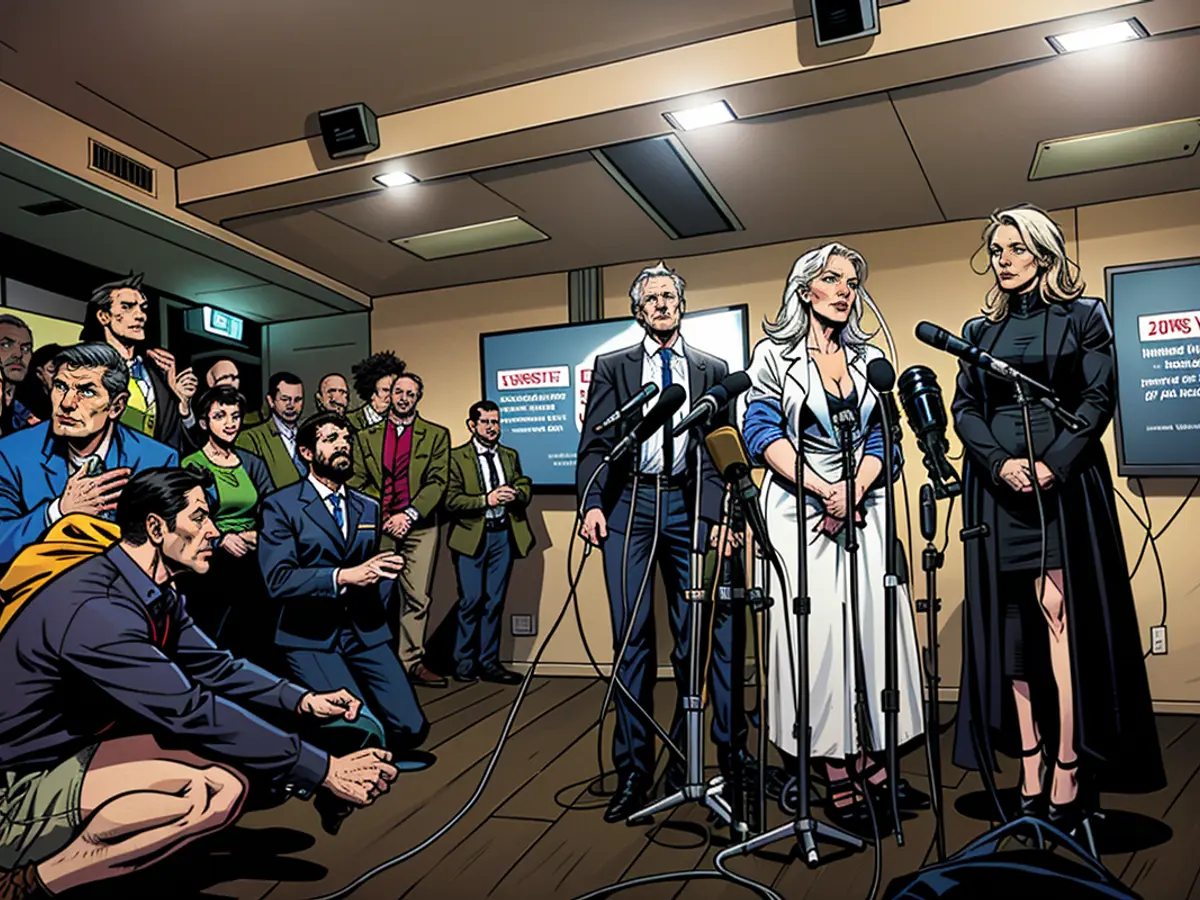 Stella Assange, esposa del fundador de WikiLeaks, Julian Assange, habla mientras los abogados Barry Pollack y Jennifer Robinson miran durante una rueda de prensa en el East Hotel de Canberra, Australia, el 26 de junio de 2024.