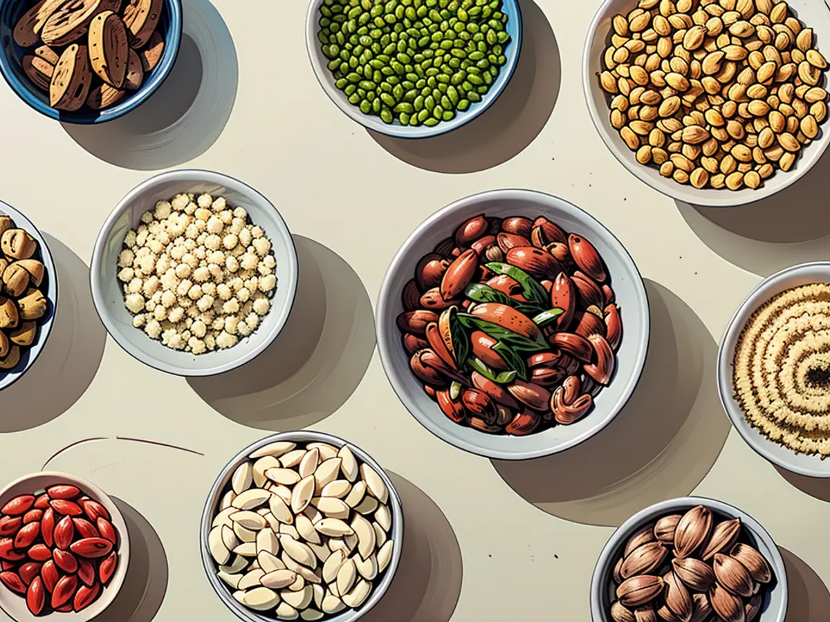Las nueces y las legumbres están llenas de proteínas, grasas buenas y fibra, todo lo cual contribuye a un cuerpo y cerebro saludables