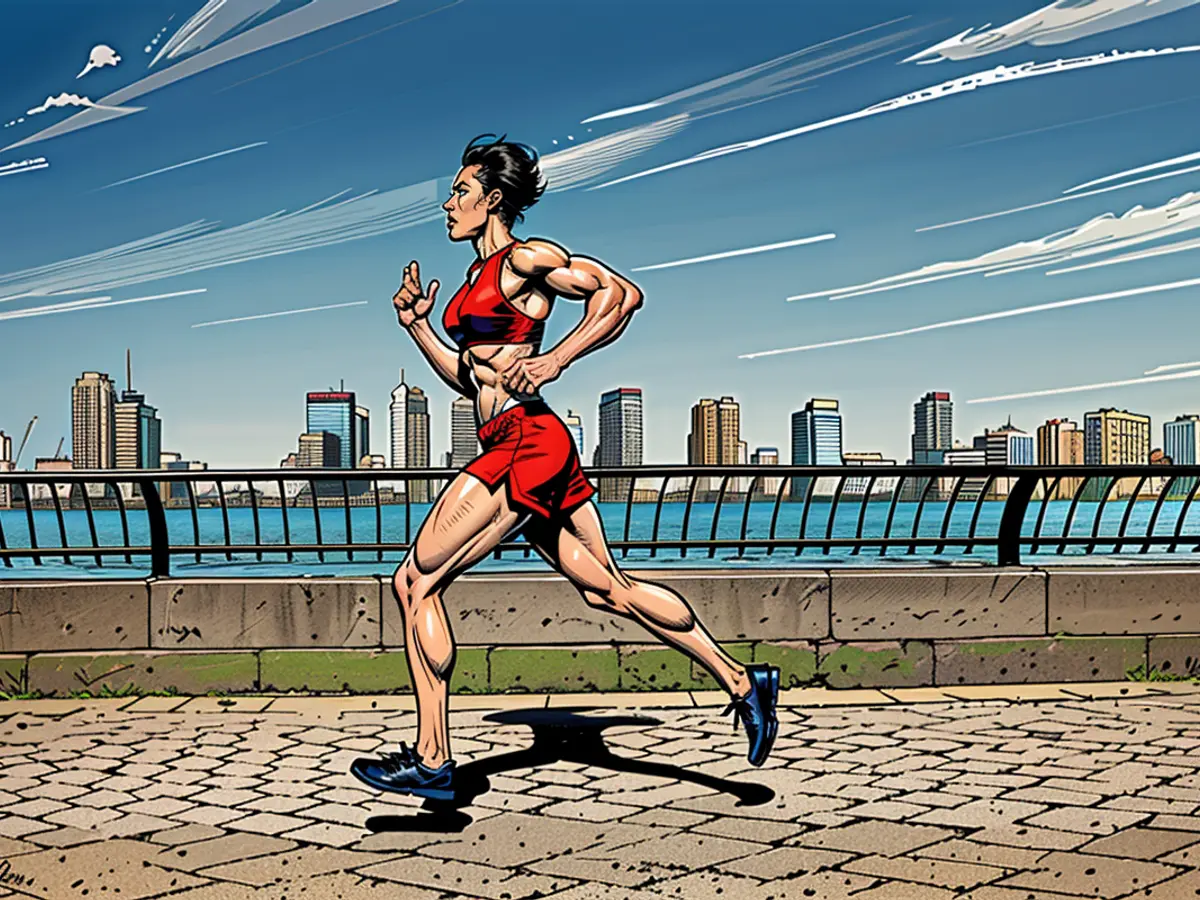 Frau mit gemischter Herkunft rennt an der Wasserfront