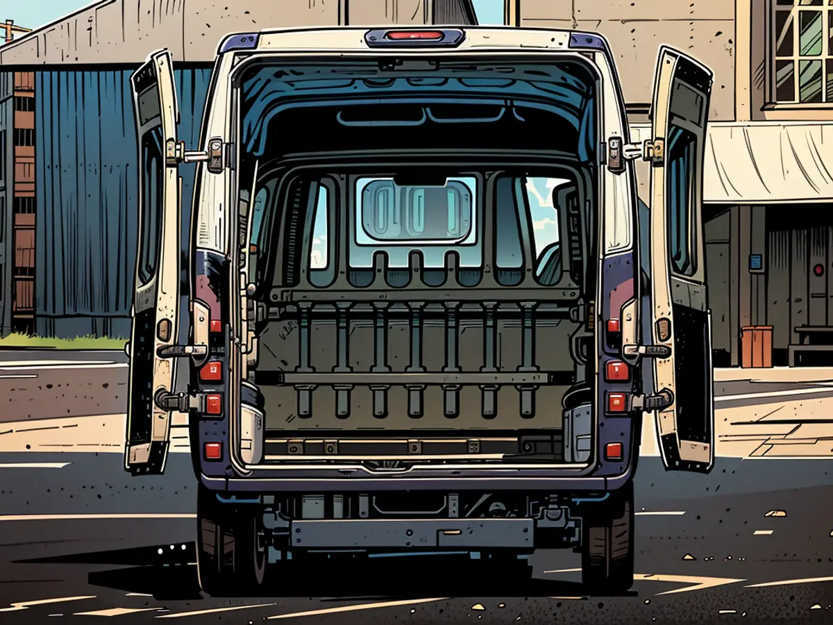 Functional: The side-swinging rear doors offer a full extension capability.