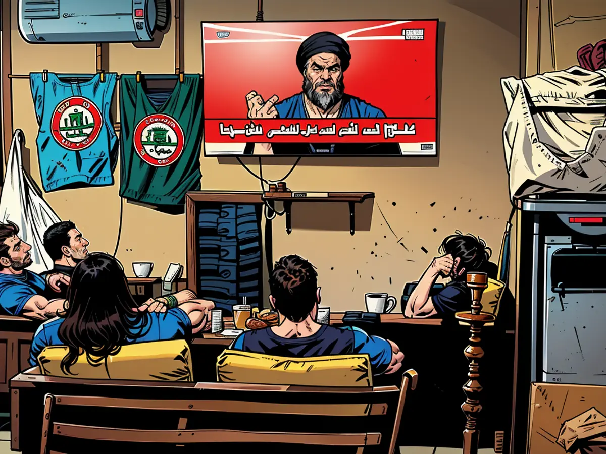 Indivudos nos distritos sulistas de Beirute, Líbano, se reuniram em uma cafeteria para assistir a um discurso dado pelo líder do Hezbollah, Hassan Nasrallah, em 19 de setembro de 2024.